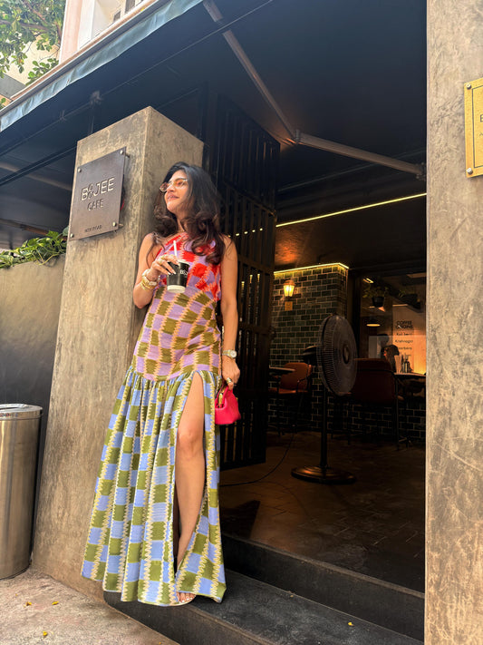 KHUSHNAAZ in Scarlet haze